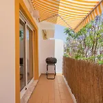 Bright Flat W/ Terrace & Pools By Hostwise *