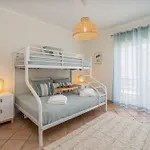 Bright Flat W/ Terrace & Pools By Hostwise Apartmán *