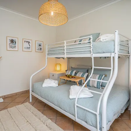 Bright Flat W/ Terrace & Pools By Hostwise Apartmán