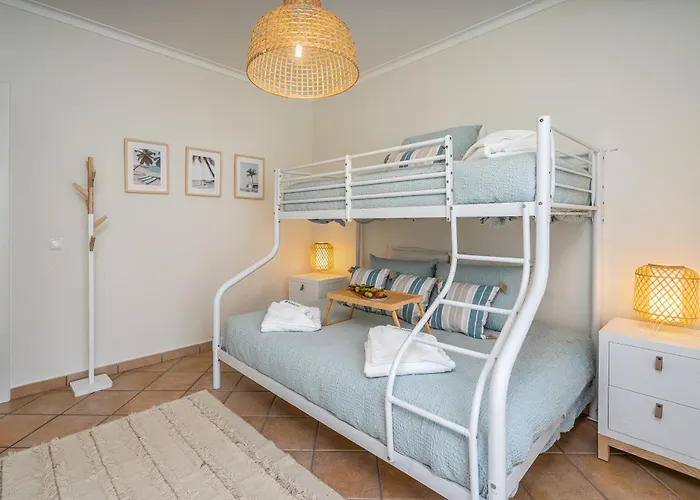 Bright Flat W/ Terrace & Pools By Hostwise 公寓