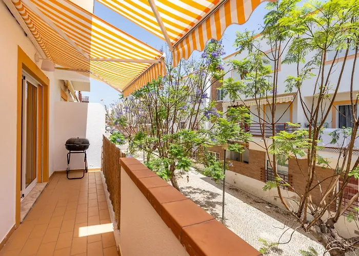 Bright Flat W/ Terrace & Pools By Hostwise 公寓